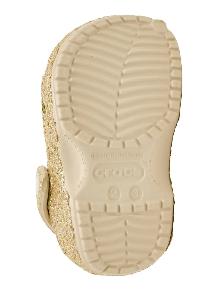 Классические сабо с крупными блестками для девочек от Finish Line Crocs — изображение 6 из 6, песчаник