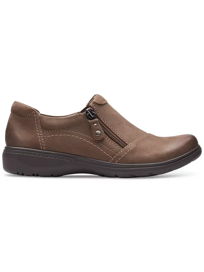 Туфли женские Clarks Carleigh Ray, с круглым носком и боковой молнией — изображение 2 из 5, тауп