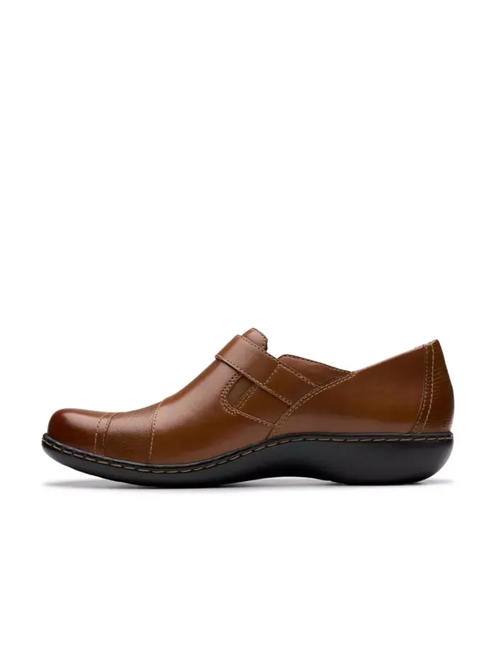 Туфли женские Clarks Ashland Gem Slip On — изображение 3 из 7, бежевый