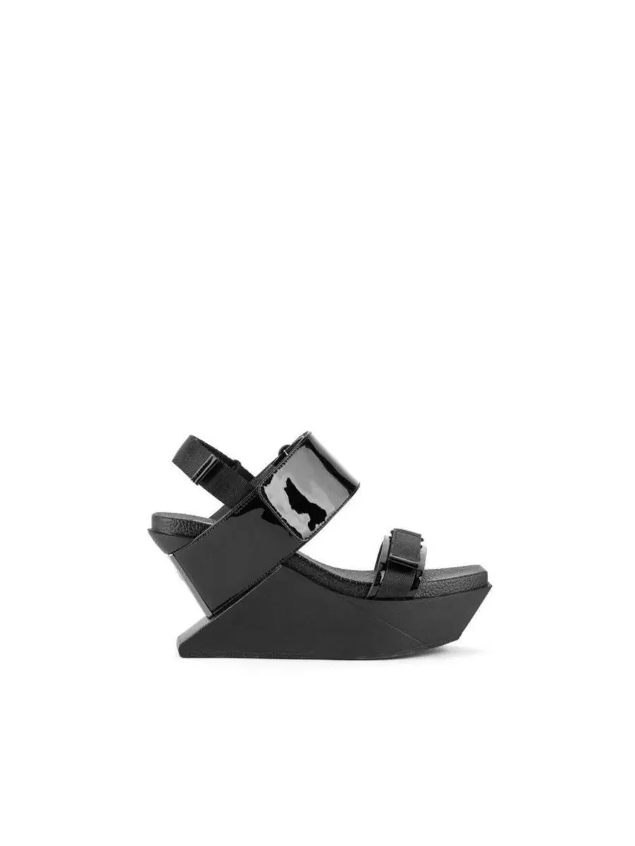 Босоножки на танкетке с тремя регулируемыми ремешками Delta Run Wedge United Nude — изображение 2 из 6, черный