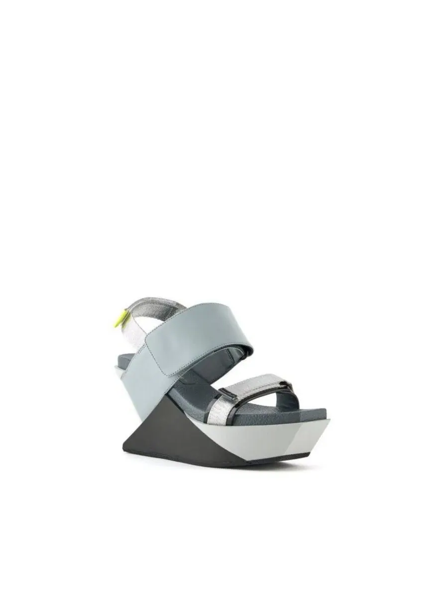 Босоножки на танкетке Delta Run Wedge United Nude — изображение 1 из 6, сталь