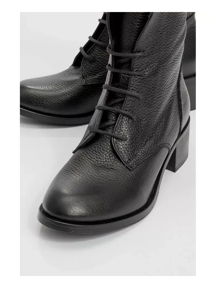 Кожаные ботинки Lana на блочном каблуке (женские) Forever & Always Shoes — изображение 3 из 4, черный