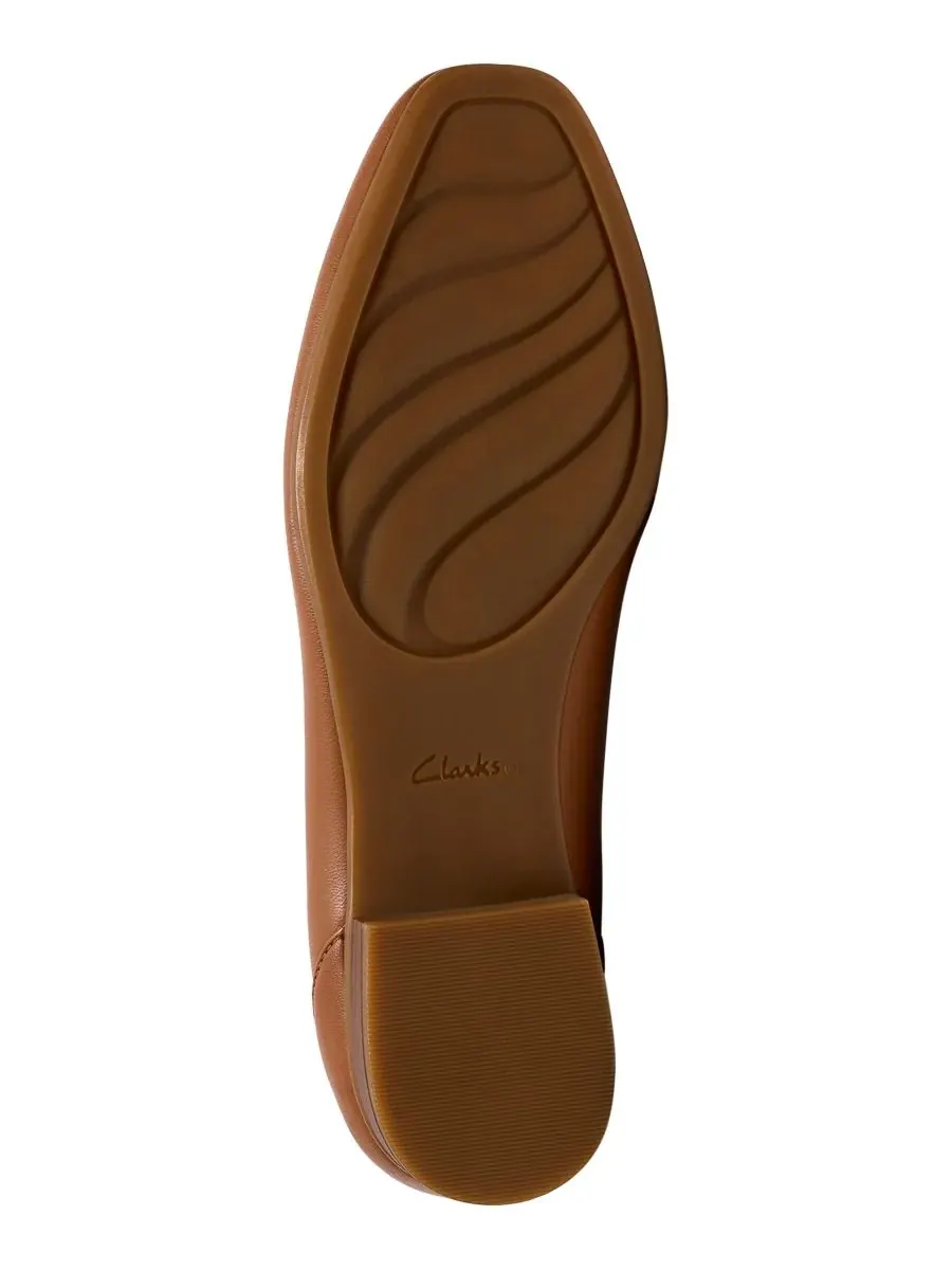 Лоферы женские Clarks Juliet Mia, с закругленным носком — изображение 5 из 6, бежевый