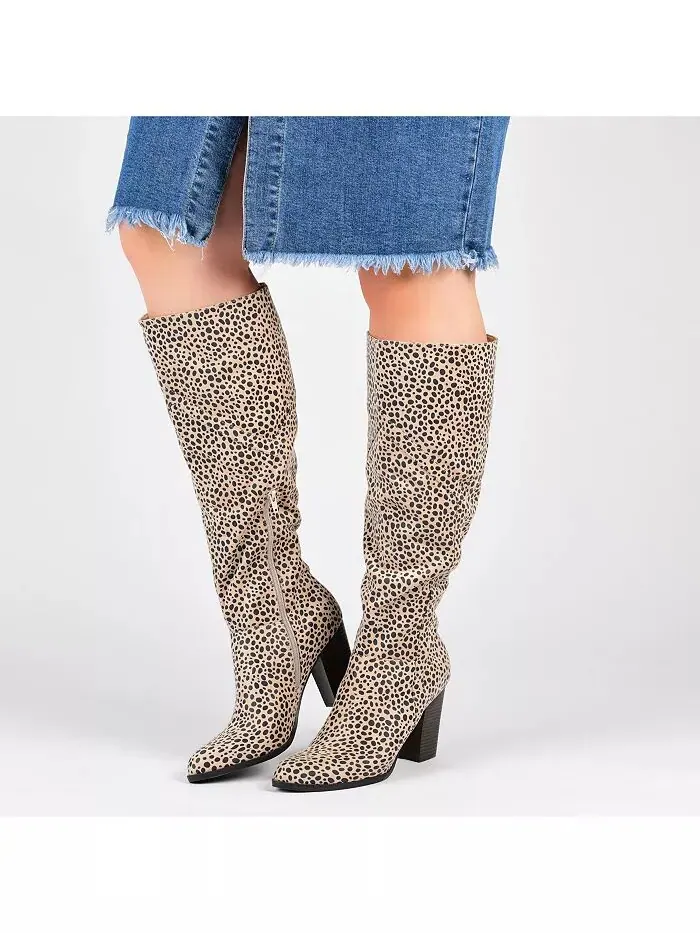 Женские сапоги Kyllie Wide Calf Journee Collection — изображение 6 из 21, бежевый