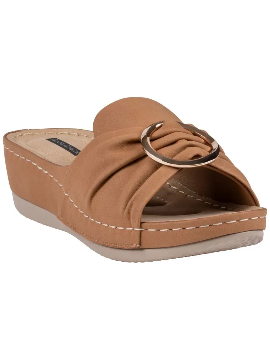 Женские сандалии на танкетке Isola с цветочным узором и розетками Gc Shoes — изображение 1 из 5, бежевый