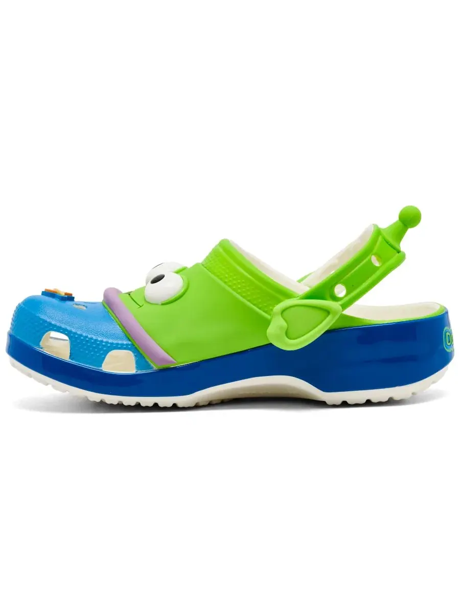 Клоги с принтом Alien Classic Clogs Crocs — изображение 3 из 8, зеленый синий