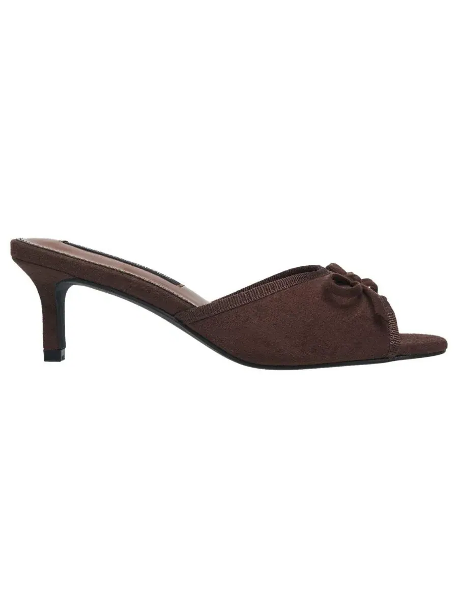 Босоножки-мюли с открытым носком и бантом Dotty Heel French Connection — изображение 2 из 6, коричневый