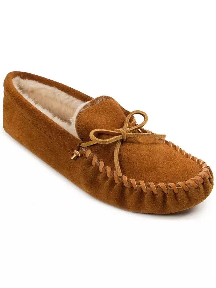 Мужские тапочки с ворсовой подкладкой и мягкой подошвой Minnetonka — изображение 1 из 3, коричневый