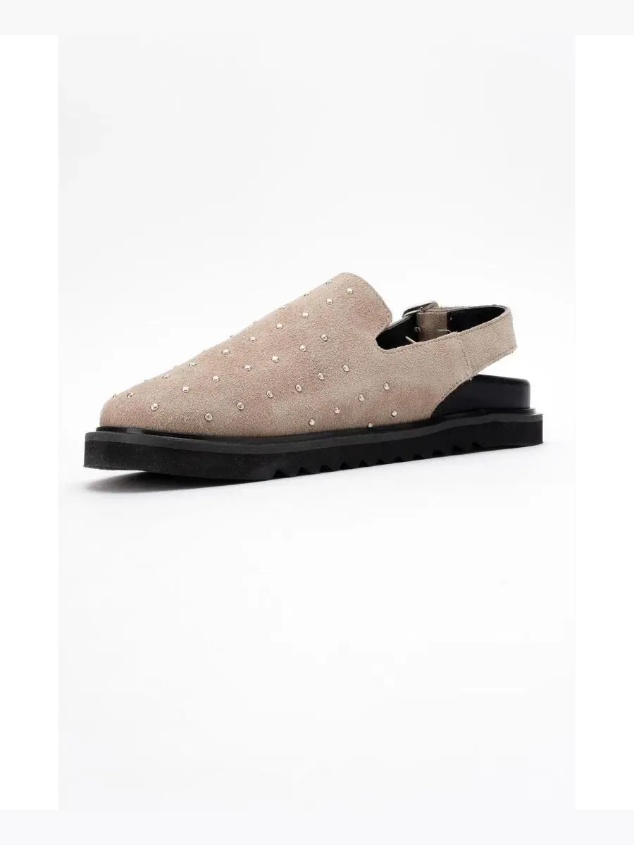 Женские кожаные сабо с заклепками Forever & Always Shoes — изображение 4 из 4, бежевый
