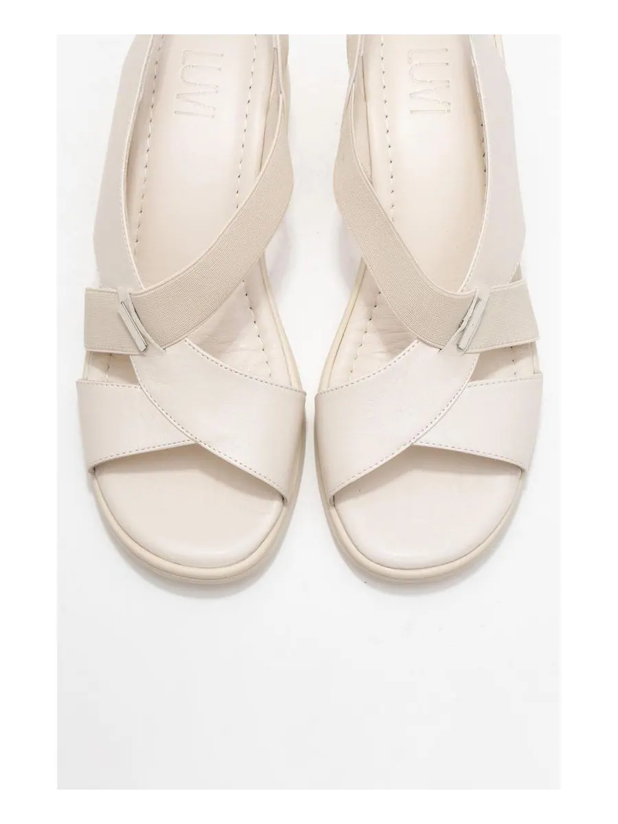 Сандалии Crina на толстом кожаном эластичном каблуке (женские) Forever & Always Shoes — изображение 2 из 6, бежевый