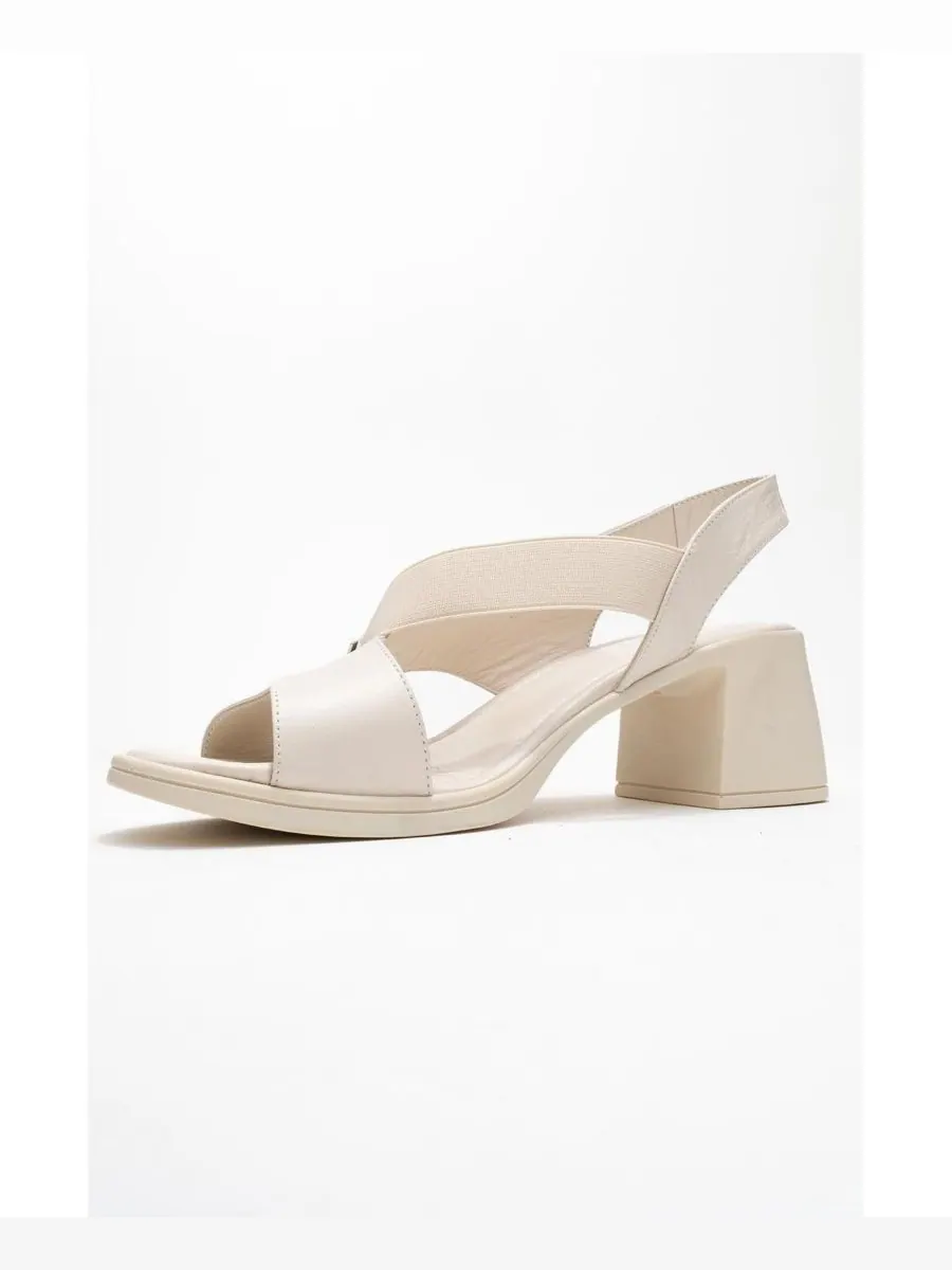 Сандалии Crina на толстом кожаном эластичном каблуке (женские) Forever & Always Shoes — изображение 4 из 6, бежевый