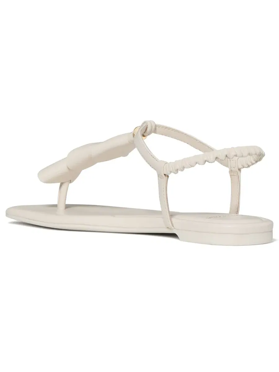 Босоножки-вьетнамки с лилией Women's Lily Thong Flat Sandals kate spade new york — изображение 3 из 6, бежевый