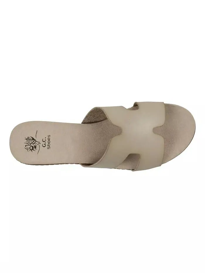 Женские шлепанцы на плоской подошве Nellie с вырезами GC Shoes — изображение 4 из 5