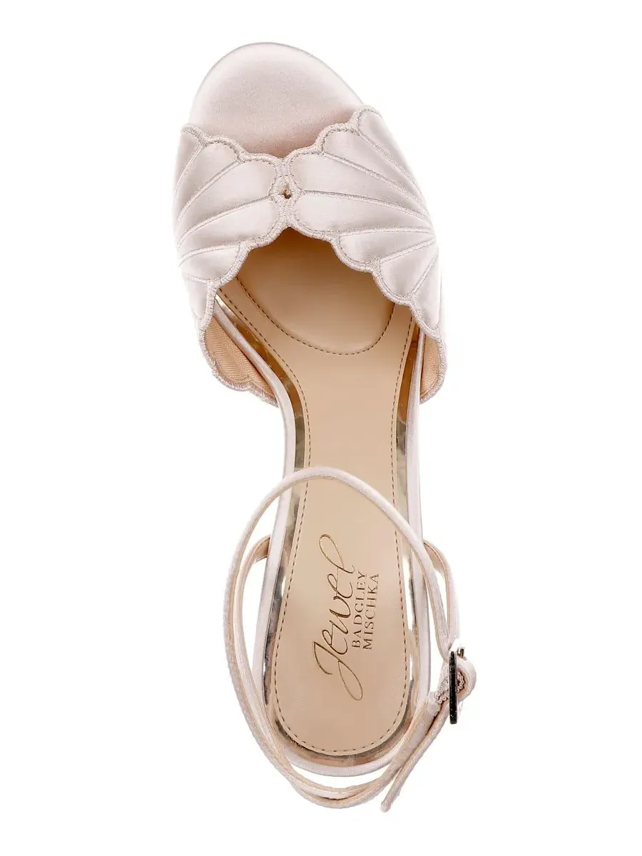 Женские сандалии Paradise с миндалевидным носком Jewel Badgley Mischka — изображение 4 из 5, шампань