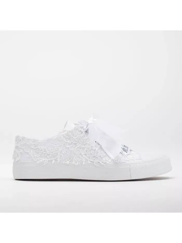 Белые свадебные кроссовки Belle Floral Lace с кружевным цветочным принтом Forever & Always Shoes