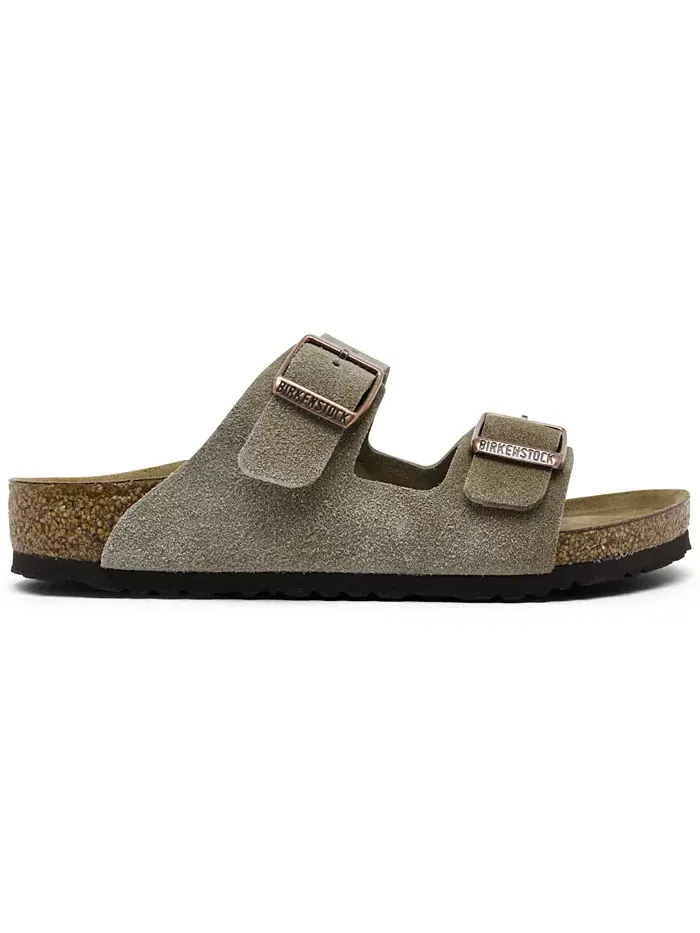 Сандалии из замши и кожи Arizona для малышей от Finish Line Birkenstock — изображение 2 из 6, тауп