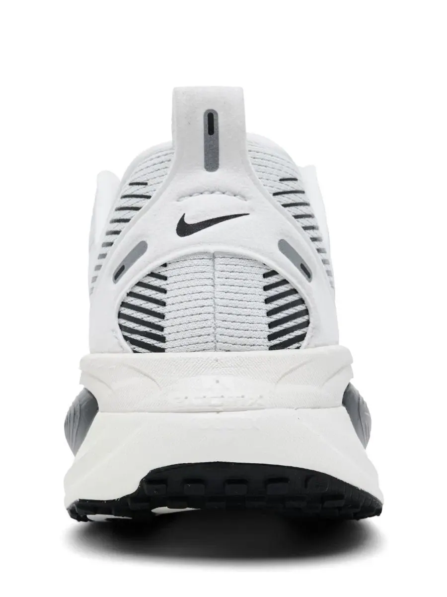 Кроссовки для бега Vomero 18 Nike — изображение 4 из 6, белый серебристый