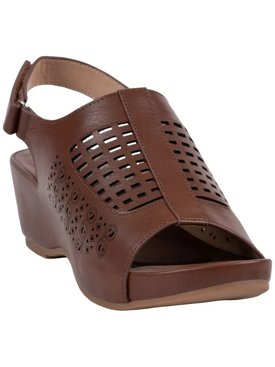 Женские перфорированные сандалии на танкетке Mahina Gc Shoes — изображение 1 из 5, коричневый