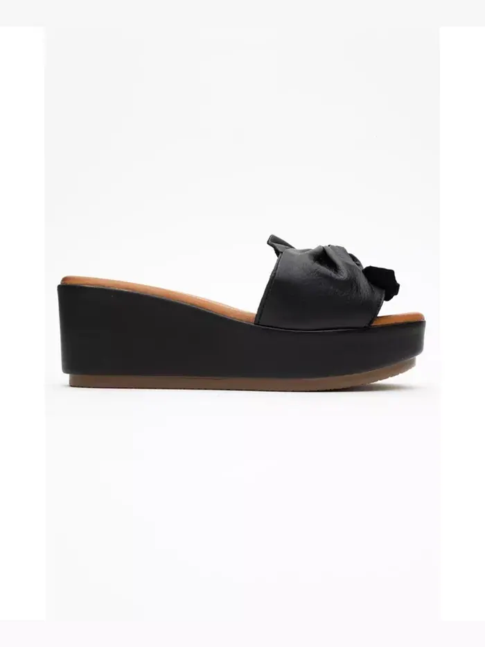 Сандалии из кожи на танкетке Syndra Bow (женские) Forever & Always Shoes — изображение 5 из 6, черный