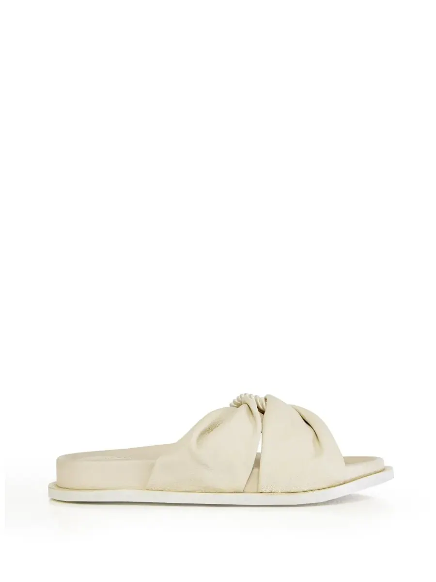 Belle & Bloom Whitehaven Slide