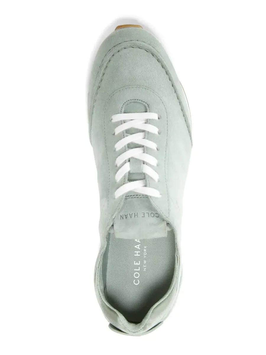 Женские беговые кроссовки Energyweave на шнуровке Cole Haan, Lily Pad Suede/Satin — изображение 3 из 5