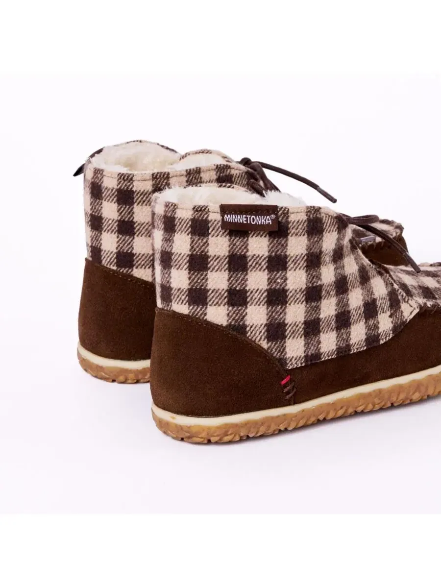 Уютные слипперы-ботинки Torrey с шнуровкой Minnetonka — изображение 2 из 6, коричневый