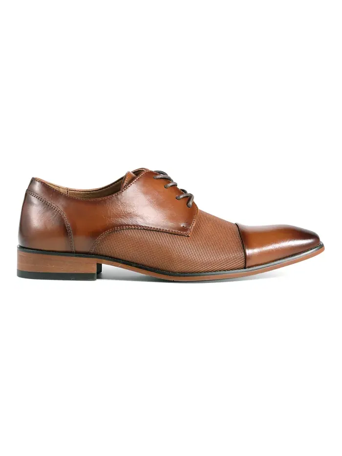 Мужские классические оксфорды Shelly Cap Toe на шнуровке GUESS — изображение 2 из 5, коричневый