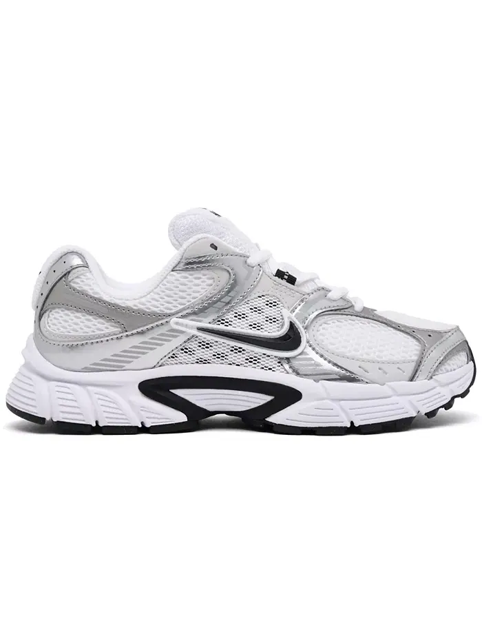 Женские повседневные кроссовки V5 RNR от Finish Line Nike — изображение 2 из 6, белый черный