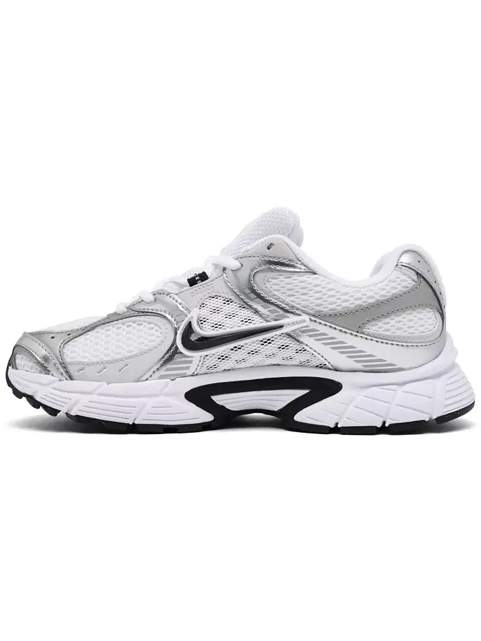 Женские повседневные кроссовки V5 RNR от Finish Line Nike — изображение 3 из 6, белый черный