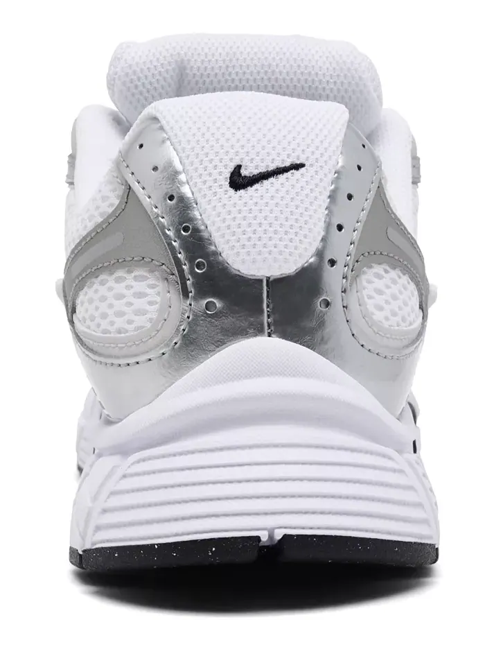 Женские повседневные кроссовки V5 RNR от Finish Line Nike — изображение 4 из 6, белый черный