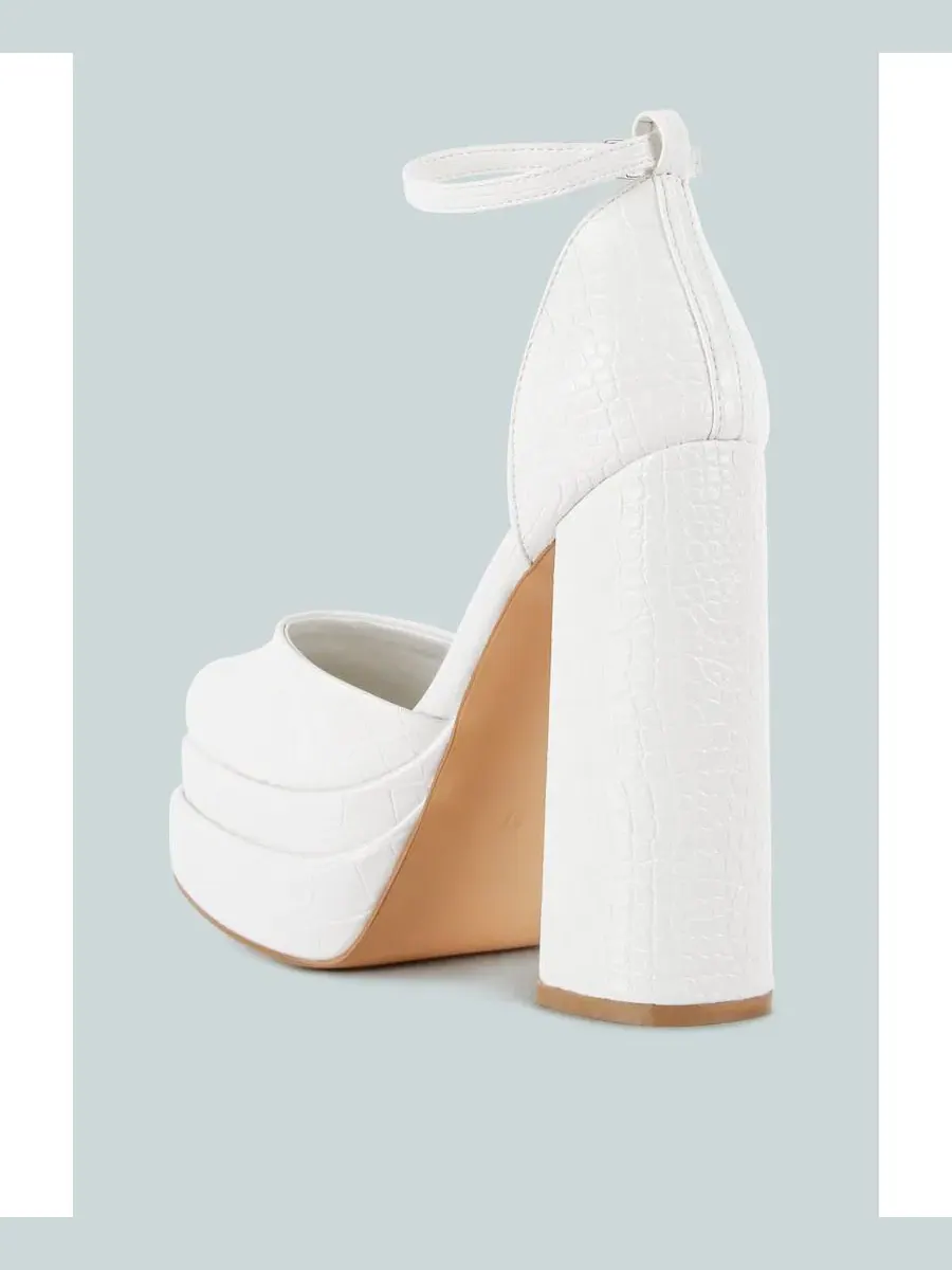 Босоножки на каблуке с квадратным мысом, крокодиловая текстура, Tempt Me Croc Textured High Block — изображение 2 из 5, белый