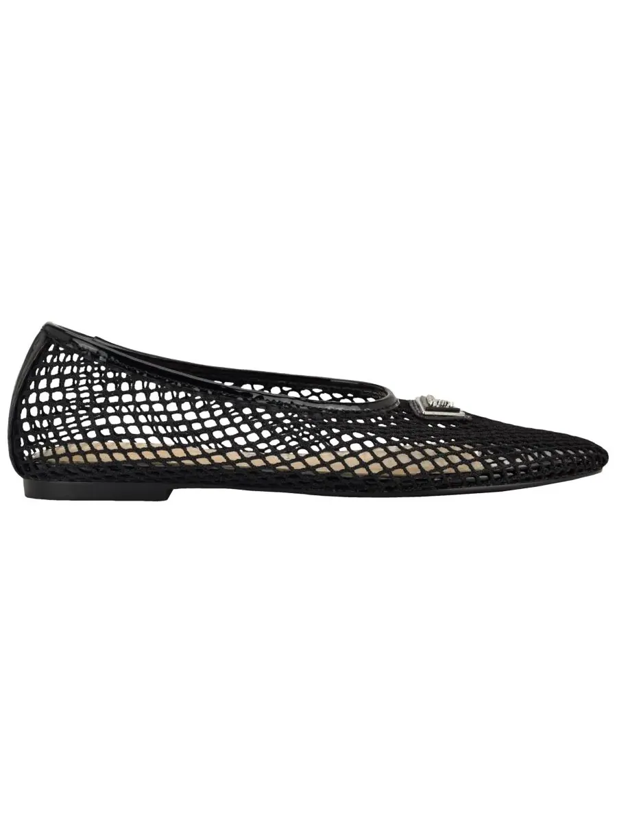 Женские балетки Aylora с треугольным логотипом и плетеной сеткой GUESS, черный woven mesh — изображение 2 из 5