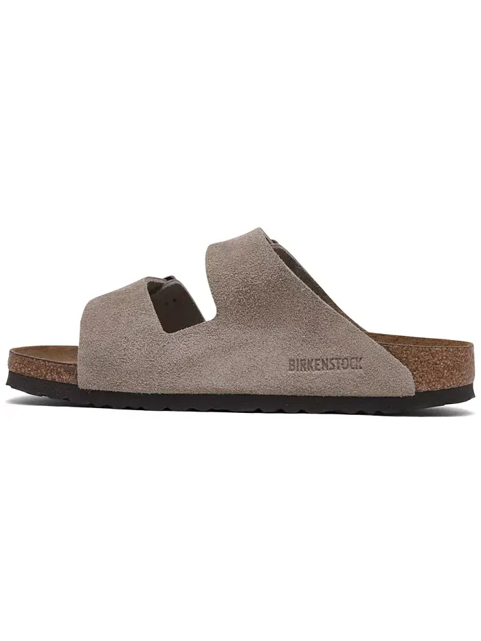 Женские сандалии Arizona Soft Footbed из замши и кожи от Finish Line Birkenstock — изображение 3 из 6, бежевый