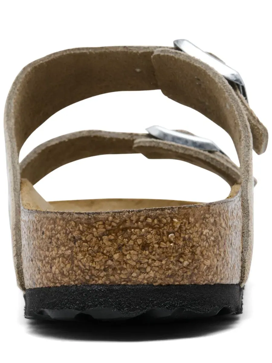 Сандалии из замши с заклепками Arizona Rivets Suede Leather Birkenstock — изображение 4 из 6, тауп