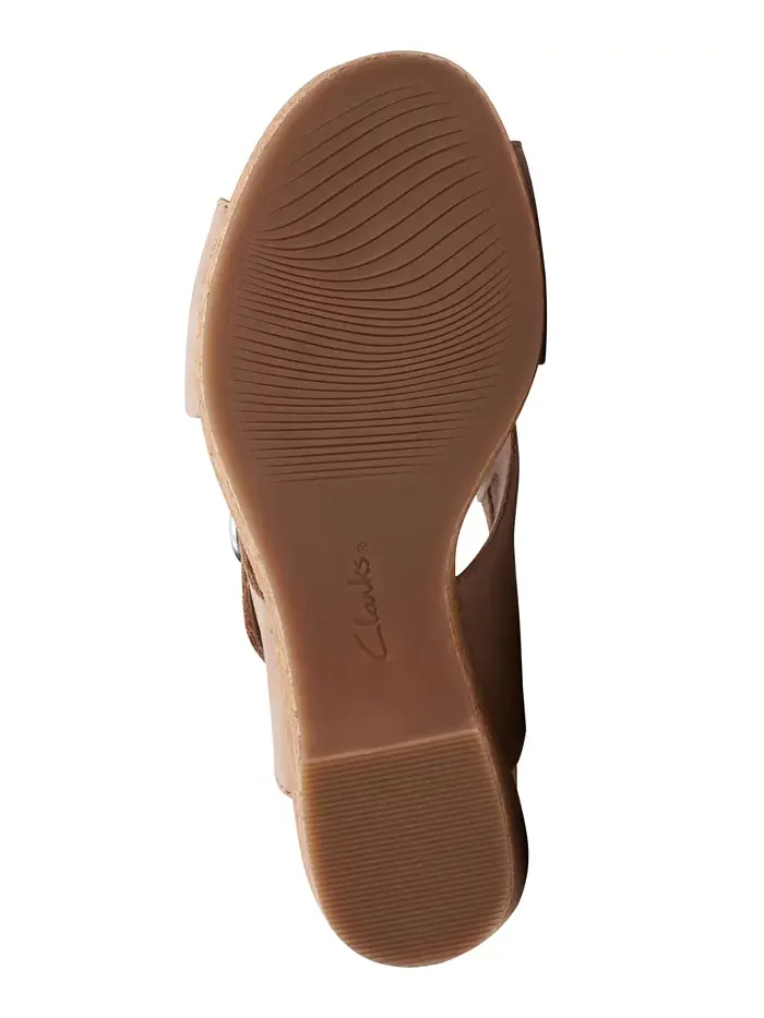 Сандалии женские Clarks Giselle Dove, на клиновидной подошве — изображение 5 из 10, песочный
