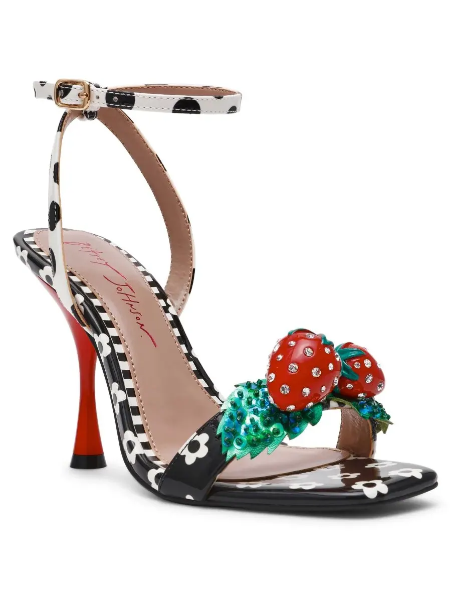 Женские сандалии-лодочки Addison Strawberry на шпильке Betsey Johnson — изображение 1 из 5, черный белый мульти