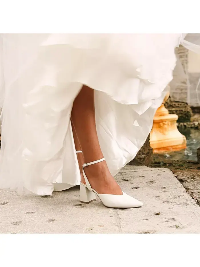 Женские белые свадебные шлепанцы Marilyn Customizable V Mules Alterre — изображение 2 из 8, белый