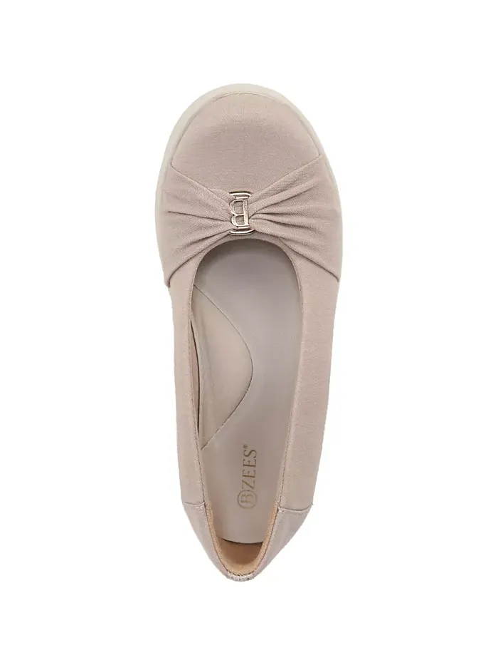 Женские слипоны Paige Washable с круглым носком LifeStride — изображение 4 из 5, бежевый