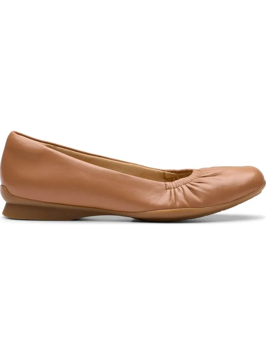 Слипоны женские Lo Clarks Jazmynn, кожаные — изображение 2 из 6, бежевый
