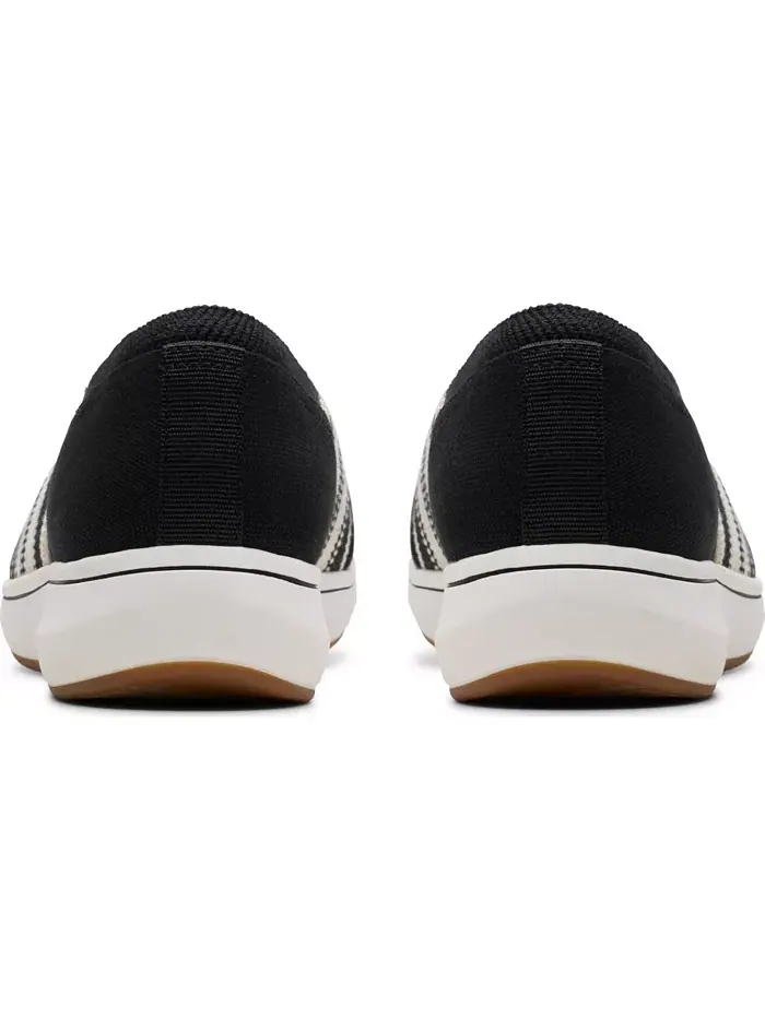 Слипоны женские Clarks Cloudsteppers Breeze Sky Mist — изображение 7 из 8, черный