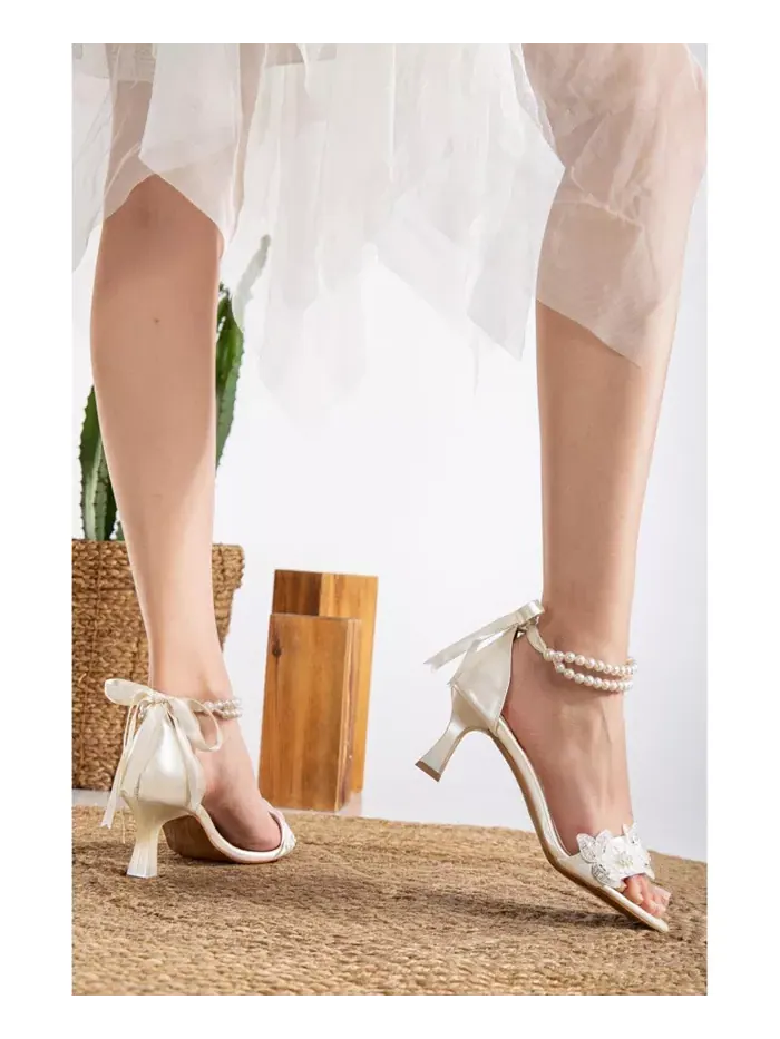 Сандалии Dawn Lace с жемчугом Forever & Always Shoes — изображение 5 из 5