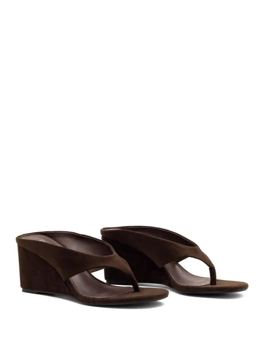Босоножки на танкетке Sera Wedge Thong Heel Therapy Australia, Chocolate Microsuede — изображение 5 из 6