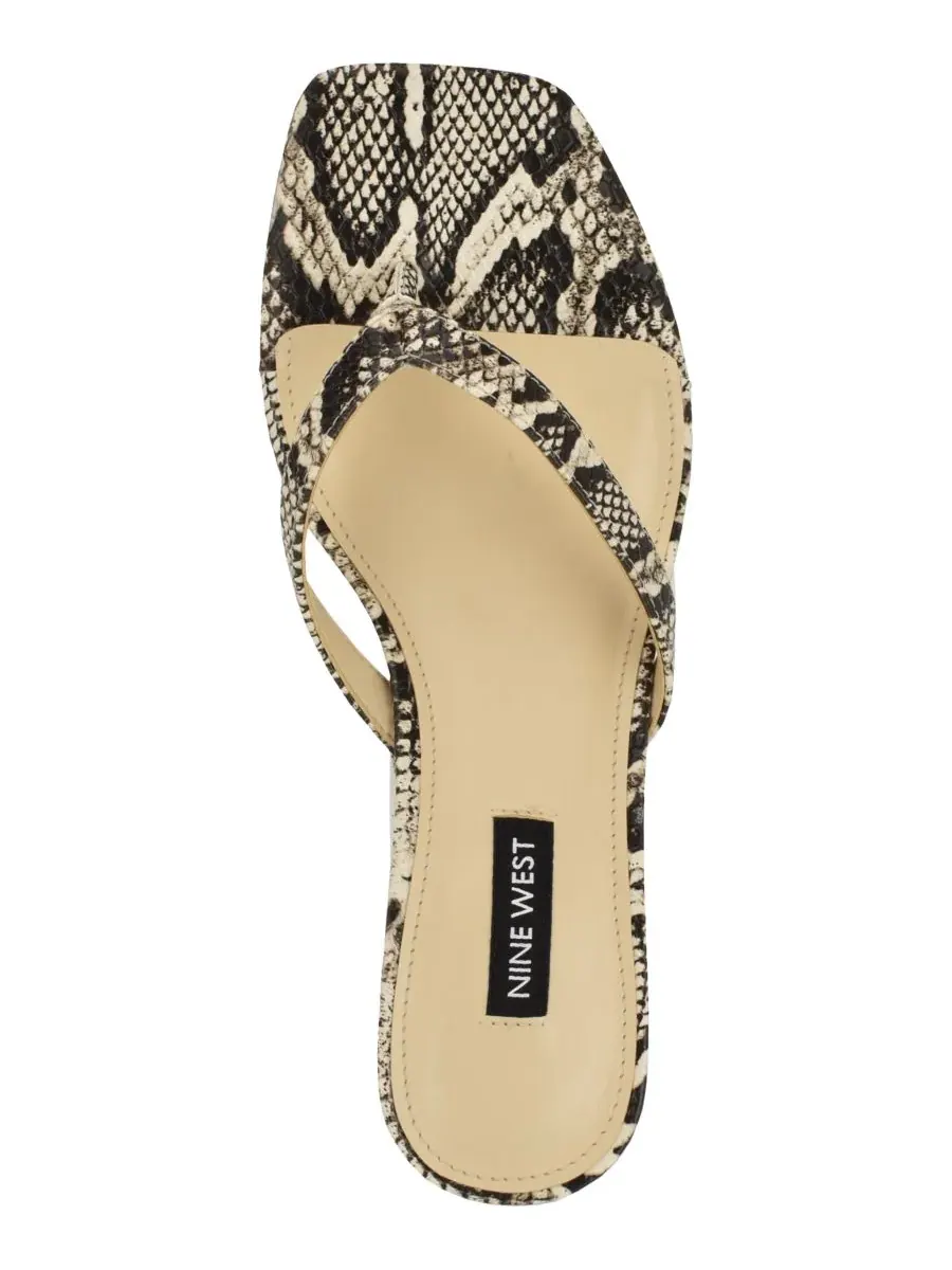 Женские сандалии Cassa Thong на низком каблуке-рюмочке Nine West, светлый-natural snake — изображение 4 из 5