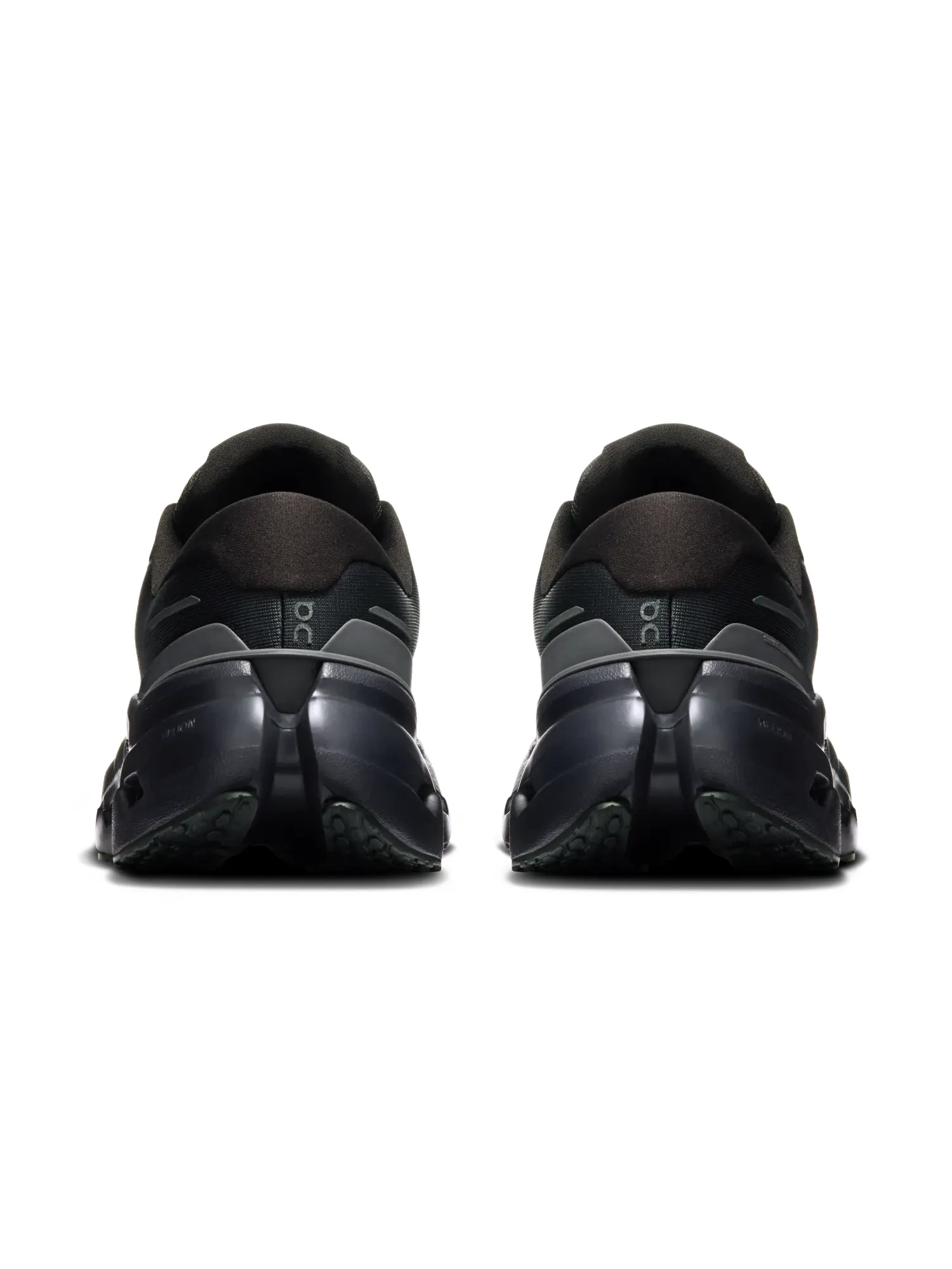 Женские кроссовки для бега с мембраной Cloudrunner 3 Waterproof On — изображение 5 из 6, черный