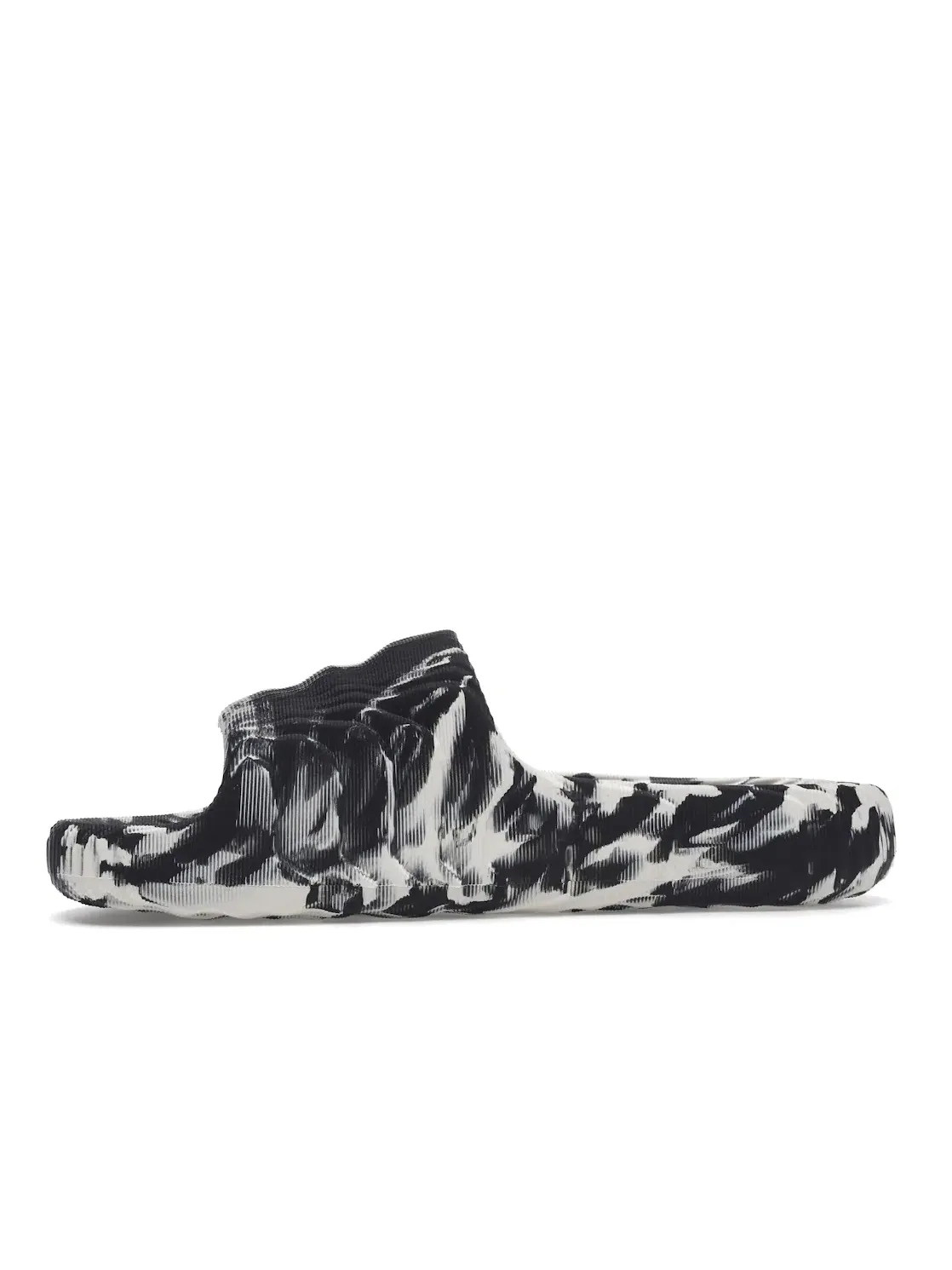 Детские шлепанцы с контурной стелькой Adidas Adilette 22 Slides, Carbon/Aluminum/Aluminum — изображение 3 из 4
