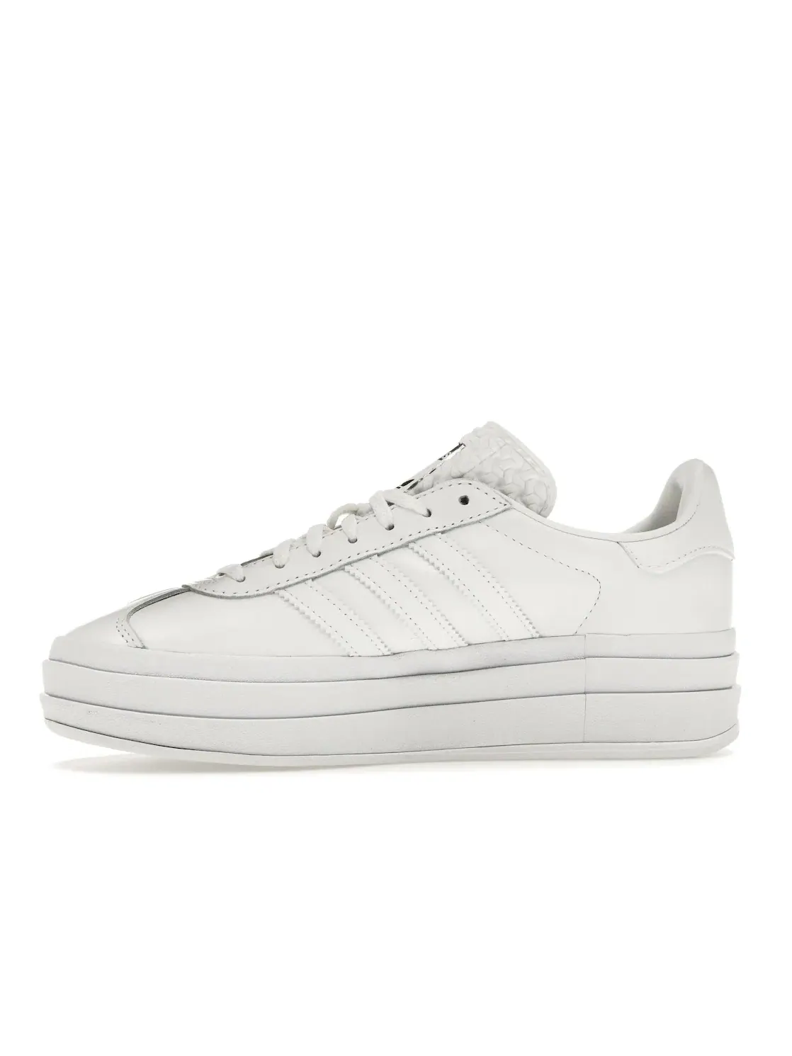 Женские кроссовки с массивной подошвой Adidas Gazelle Bold — изображение 3 из 4, белый