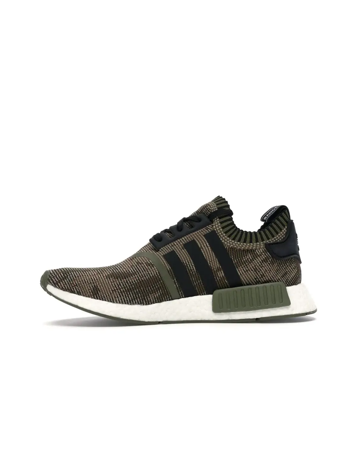 Мужские кроссовки с камуфляжным принтом Adidas NMD R1 — изображение 3 из 4, оливковый/черный/черный