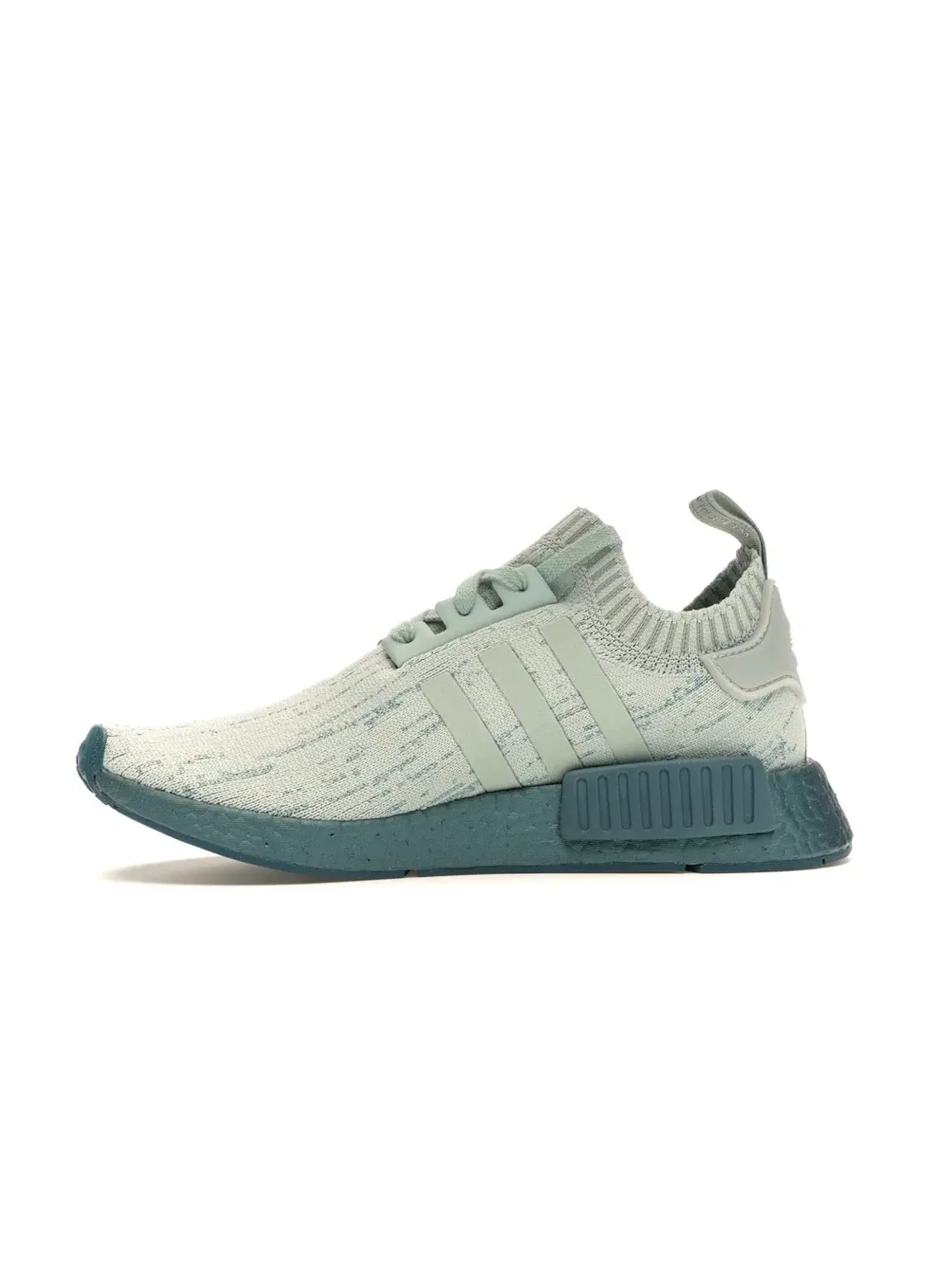 Женские кроссовки Lifestyle с принтом Adidas NMD R1, Sea Crystal/Turquoise/Sea Crystal — изображение 3 из 4