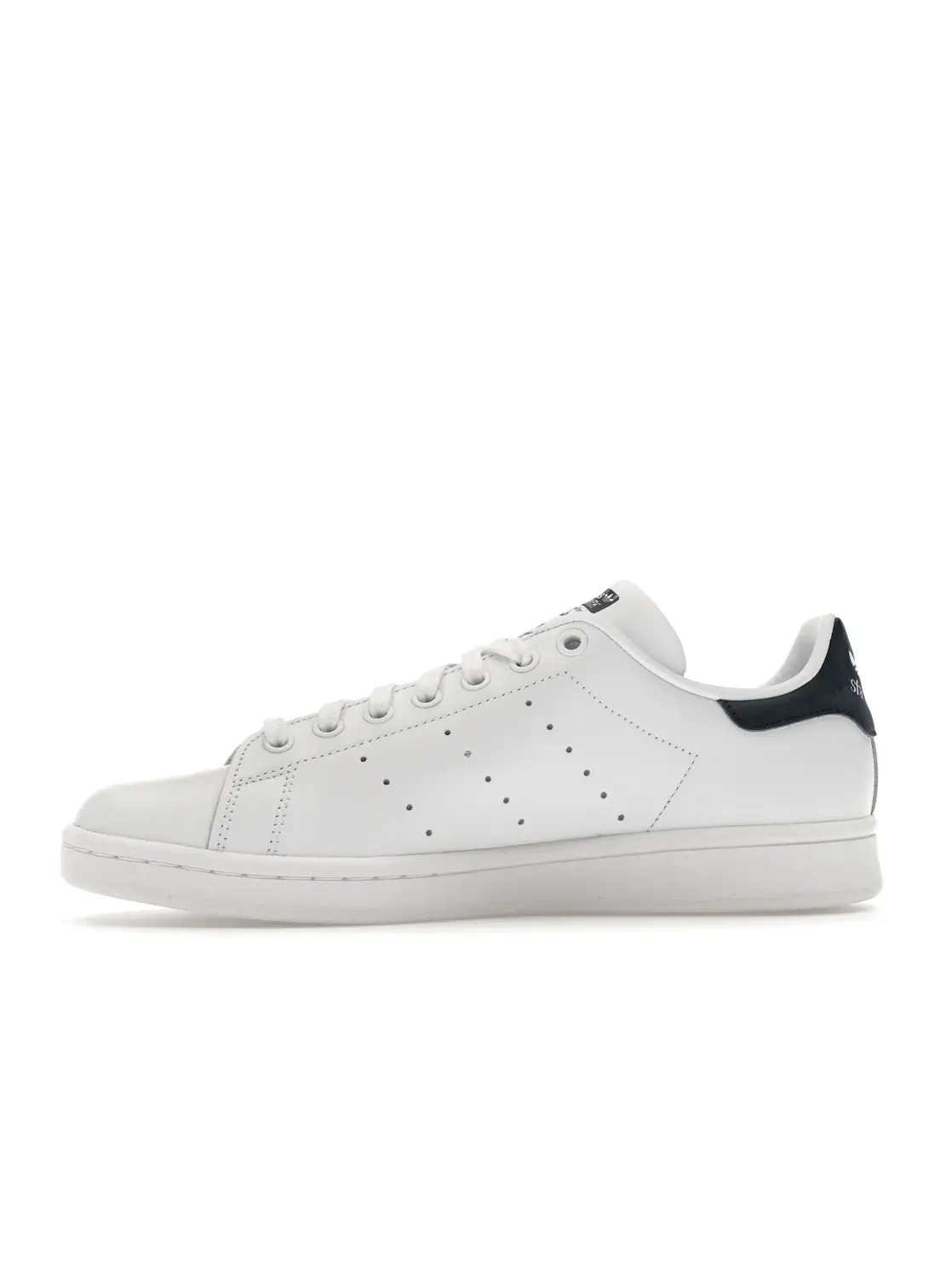 Женские кроссовки Lifestyle с перфорированным верхом Adidas Stan Smith — изображение 3 из 4, белый/белый/темно-синий