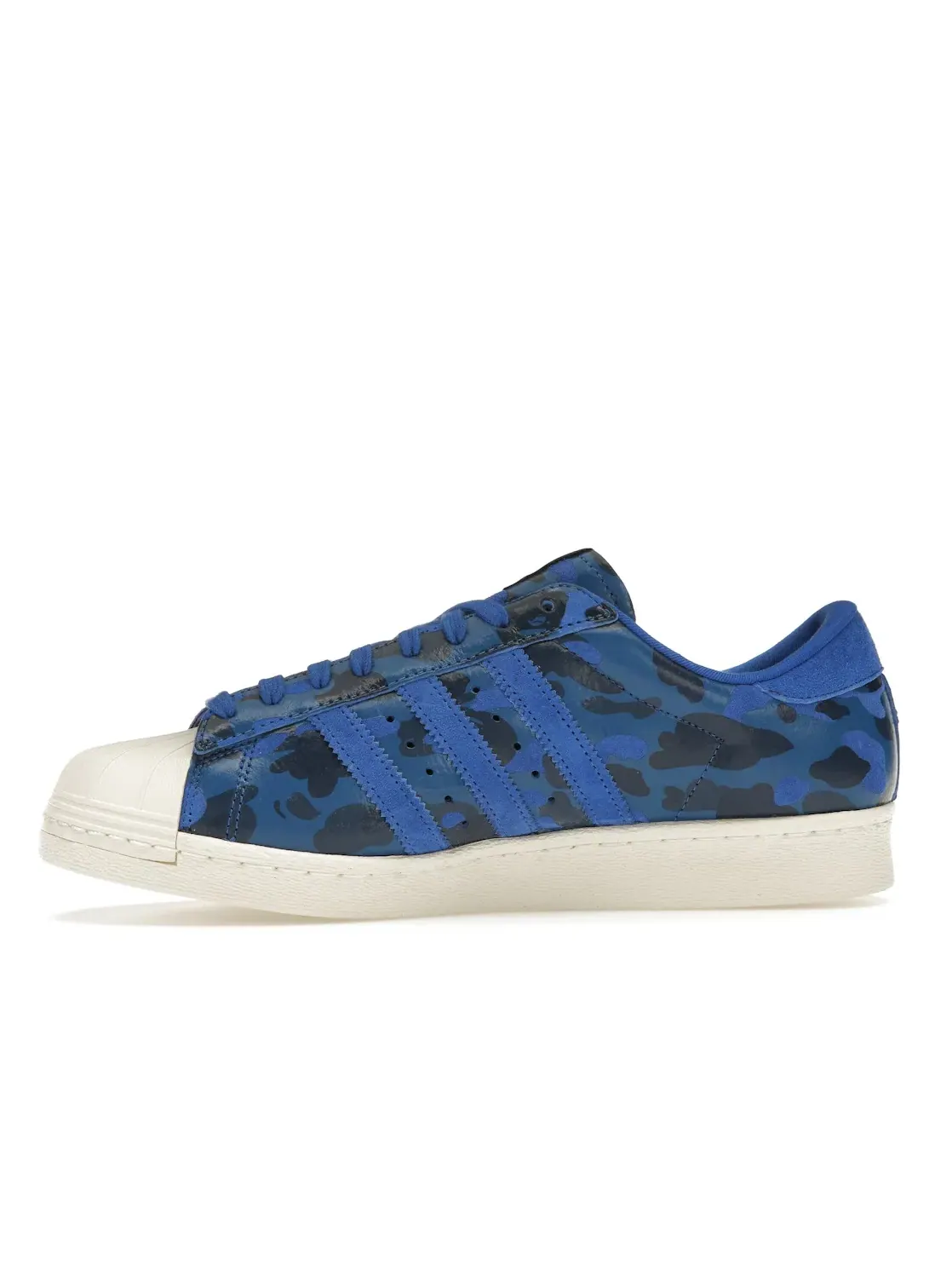 Мужские кроссовки Lifestyle Adidas Superstar 80s Undefeated Bape Blue Camo — изображение 3 из 4, синий/белый